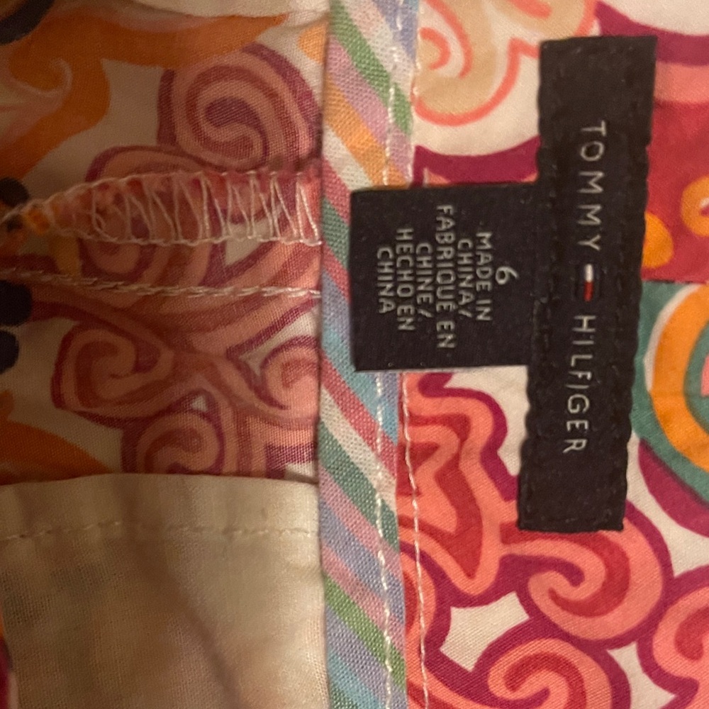 Tommy Hilfiger Colorful Swirl Design